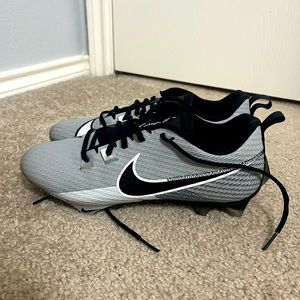 Men’s size 10 Nike Vapor Football Cleats